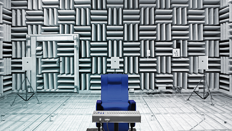 현대건설이 층간소음 저감 기술 연구 및 개발을 위해 마북 연구소에 마련한 음향실험실 내부의 모습