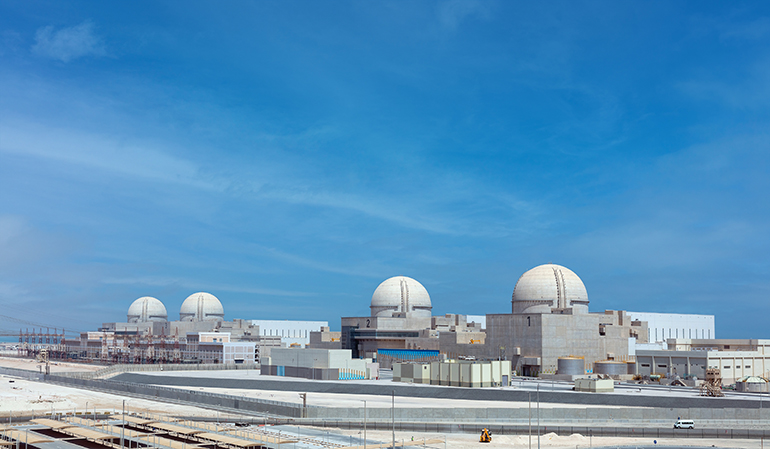 [현대건설이 시공에 참여한 중동 최초의 원전인 아랍에미리트(UAE) 바라카 원자력발전소 전경]