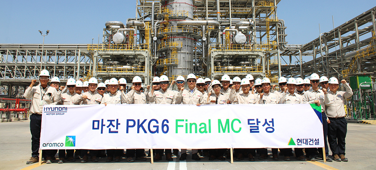 5월 12일, 사우디 마잔 오일처리 시설(PKG6) 현장을 방문한 이한우 현대건설 대표이사가 임직원의 노력과 헌신에 감사를 표하며, 현장의 기계적 준공을 축하했습니다.